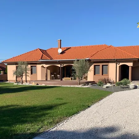 Bahama Apartamento Šamorín